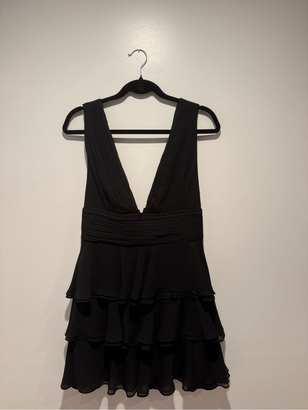 Alice + Olivia Black Deep V Ruffle Tiered Mini Dress